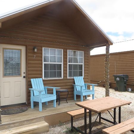 All Tucked Inn Cabins Stockdale Экстерьер фото