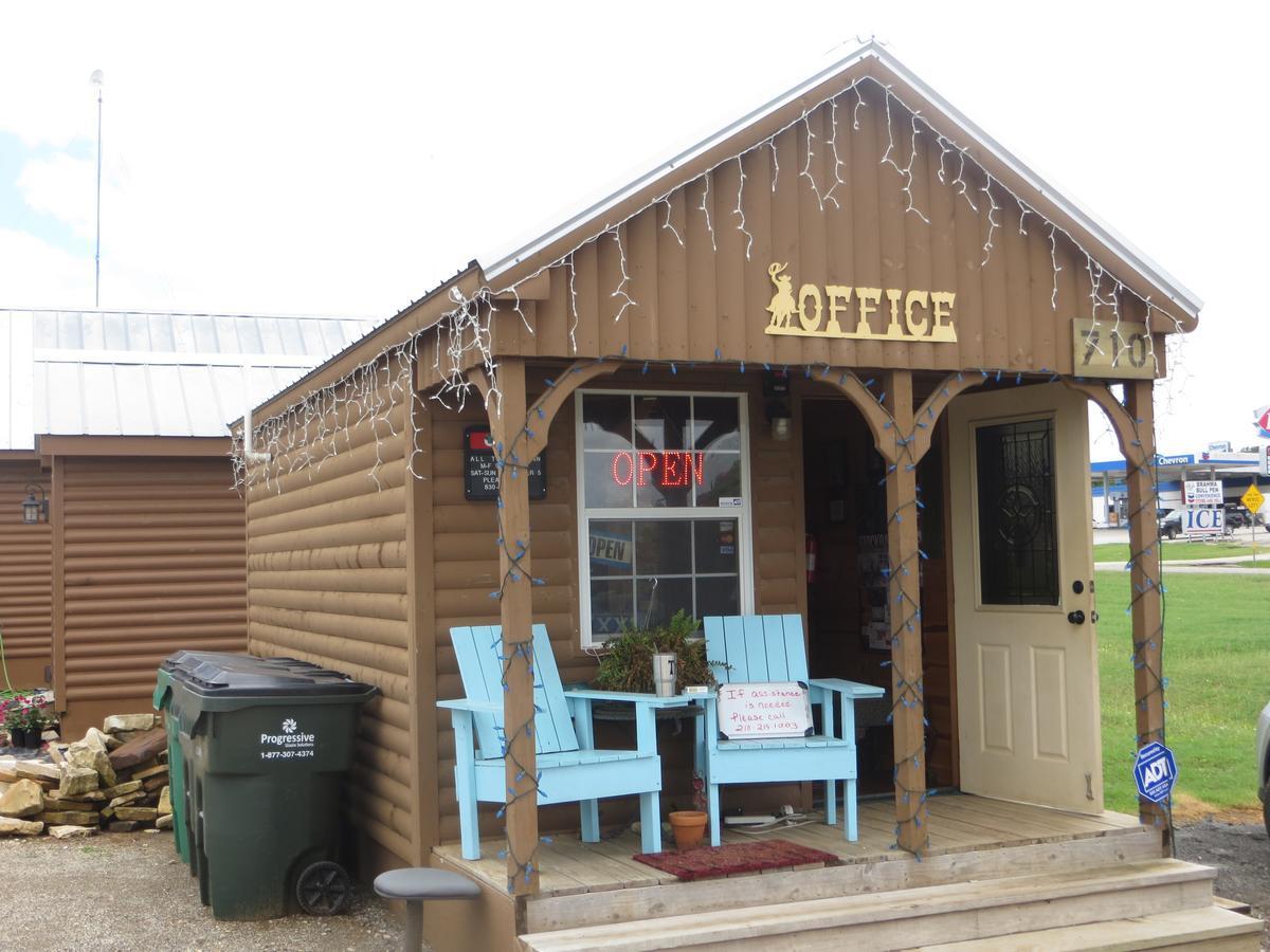 All Tucked Inn Cabins Stockdale Экстерьер фото