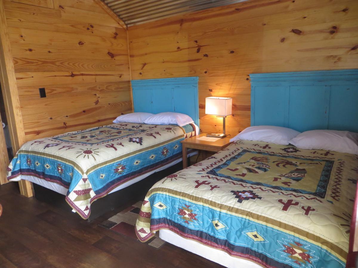 All Tucked Inn Cabins Stockdale Экстерьер фото