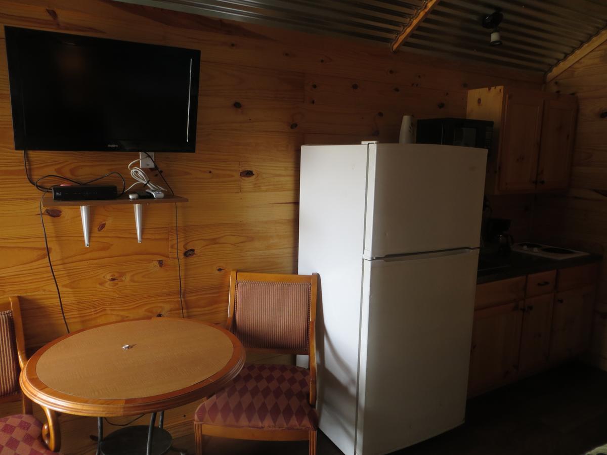 All Tucked Inn Cabins Stockdale Экстерьер фото
